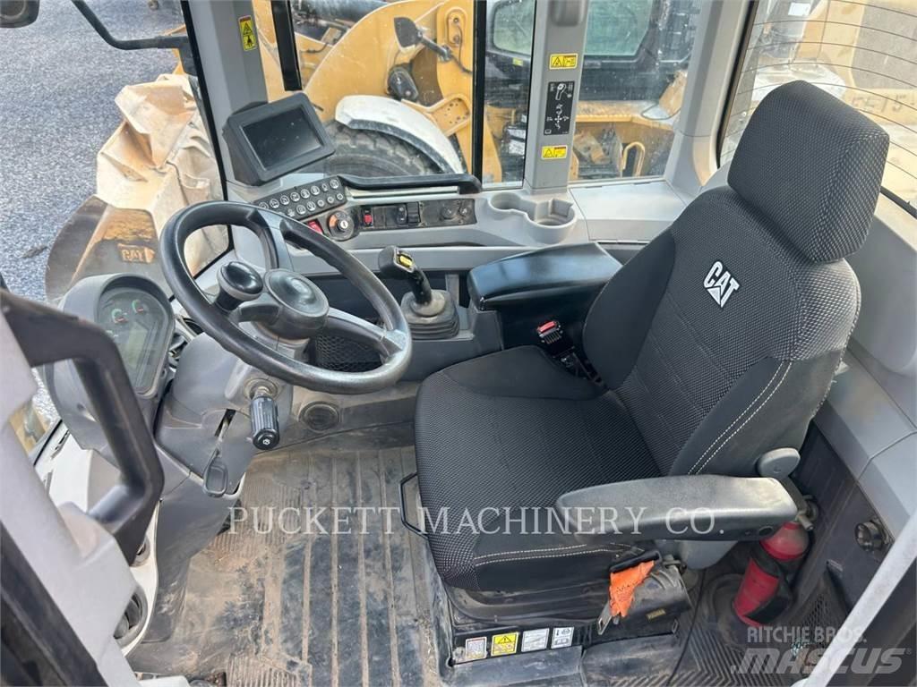 CAT 938M3V28QC Kolesni nakladalci