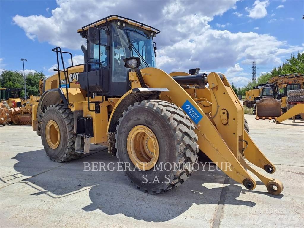 CAT 950 Kolesni nakladalci