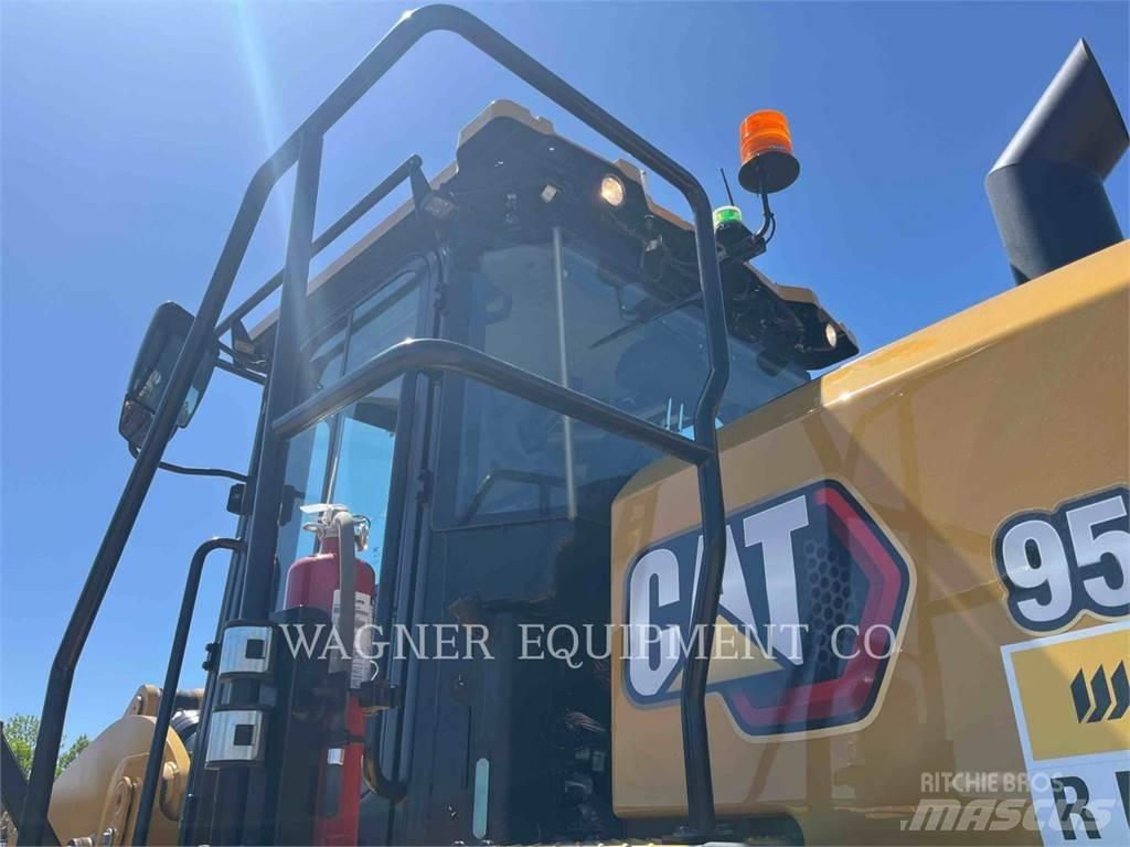 CAT 950 Kolesni nakladalci