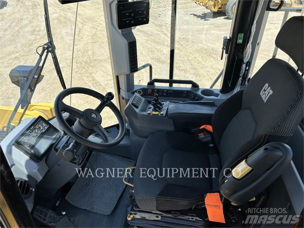 CAT 950 Kolesni nakladalci
