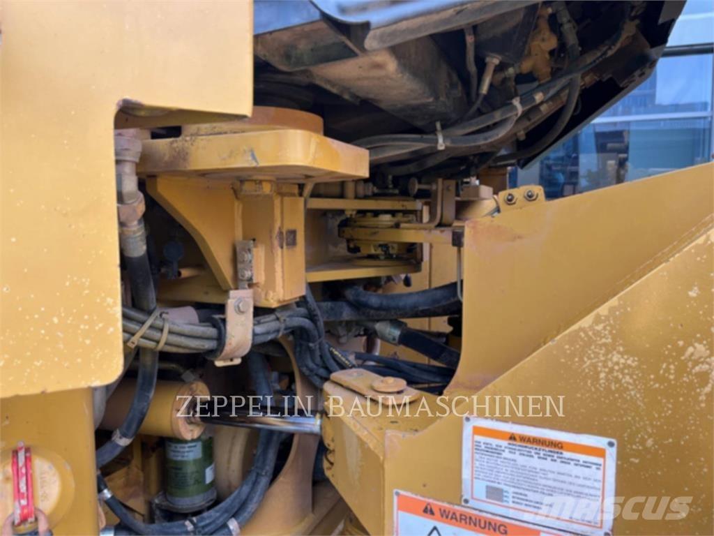 CAT 950G Kolesni nakladalci