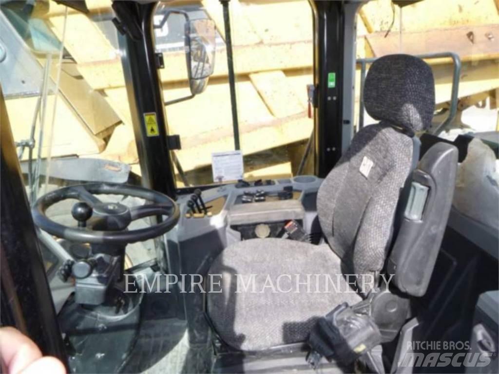 CAT 950GC Kolesni nakladalci