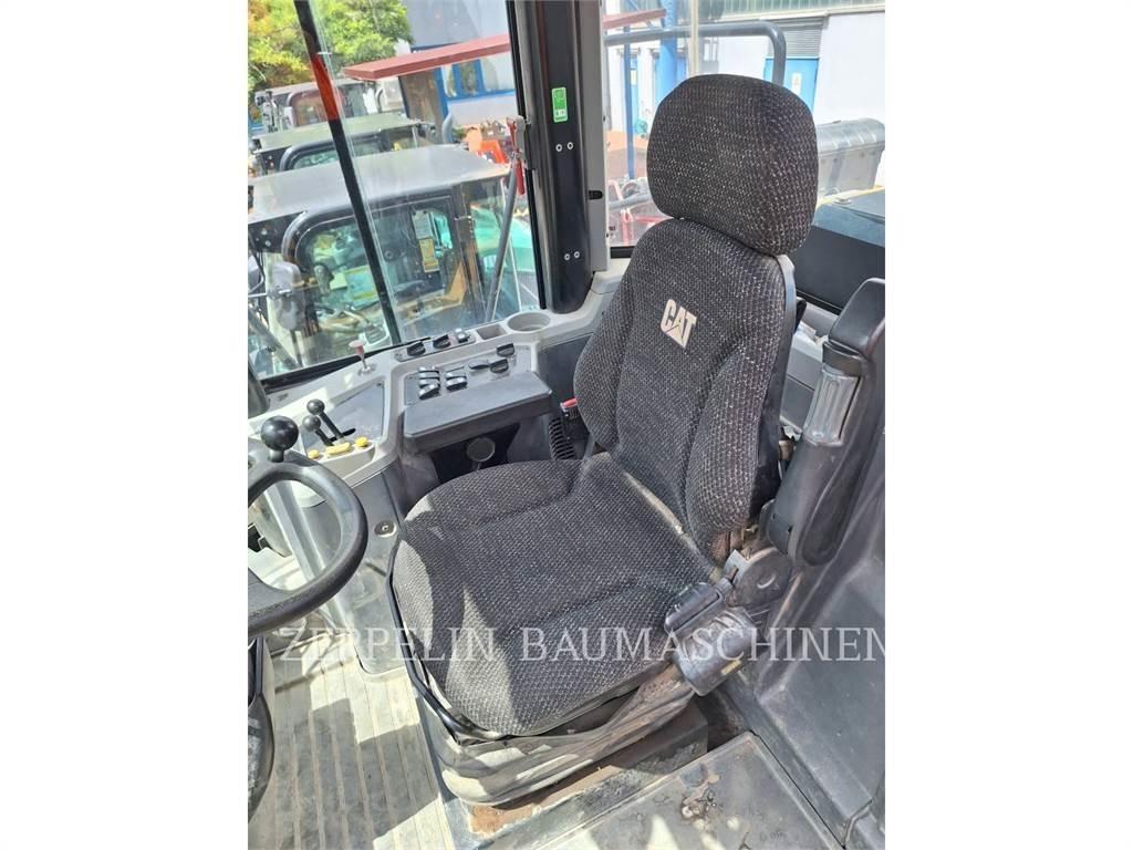 CAT 950GC Kolesni nakladalci