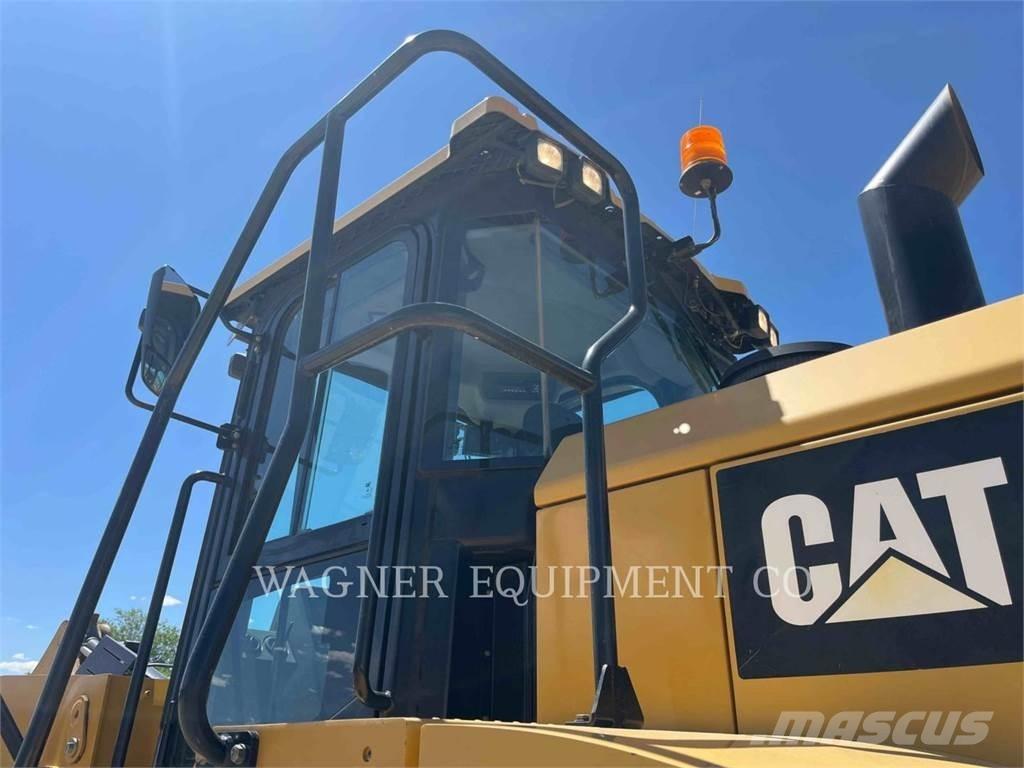 CAT 950GC Kolesni nakladalci