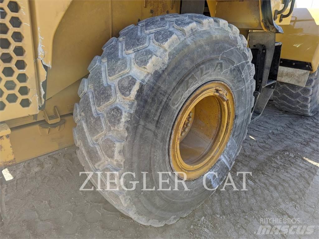 CAT 950K Kolesni nakladalci