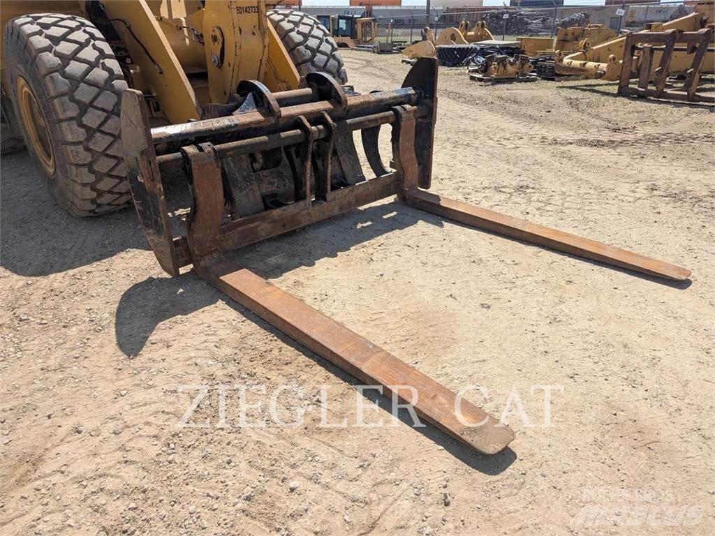 CAT 950K Kolesni nakladalci