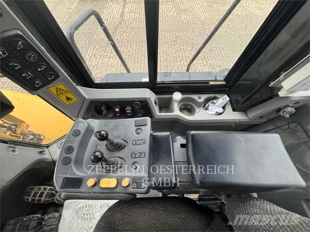 CAT 950K Kolesni nakladalci