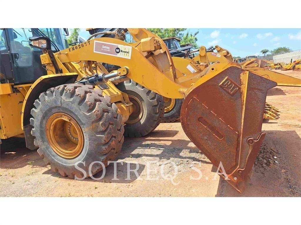 CAT 950L Kolesni nakladalci