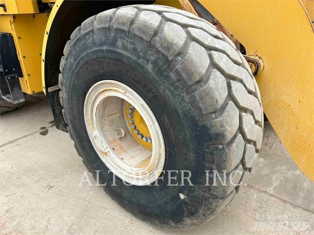CAT 950M Kolesni nakladalci