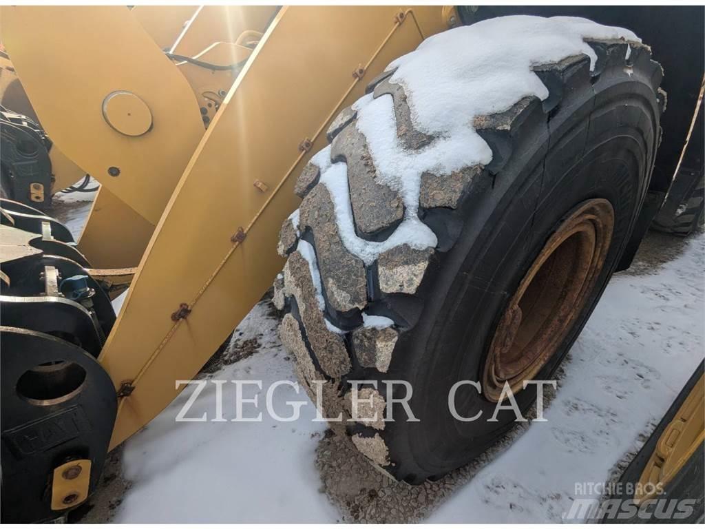 CAT 950M Kolesni nakladalci