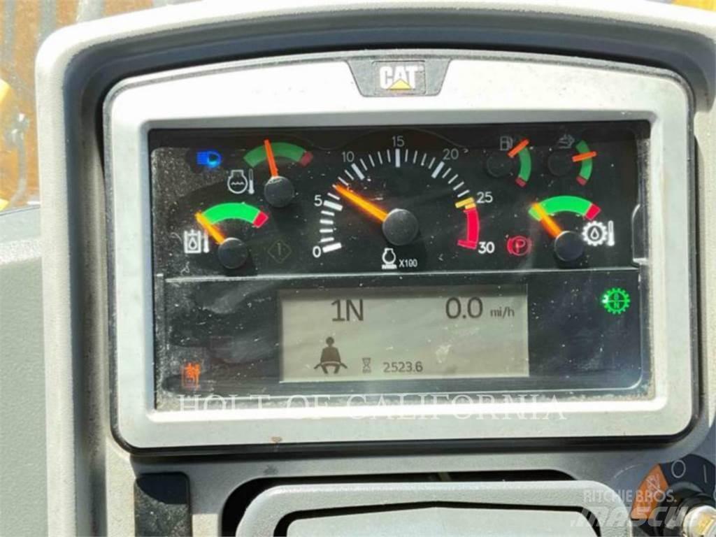 CAT 950M Kolesni nakladalci