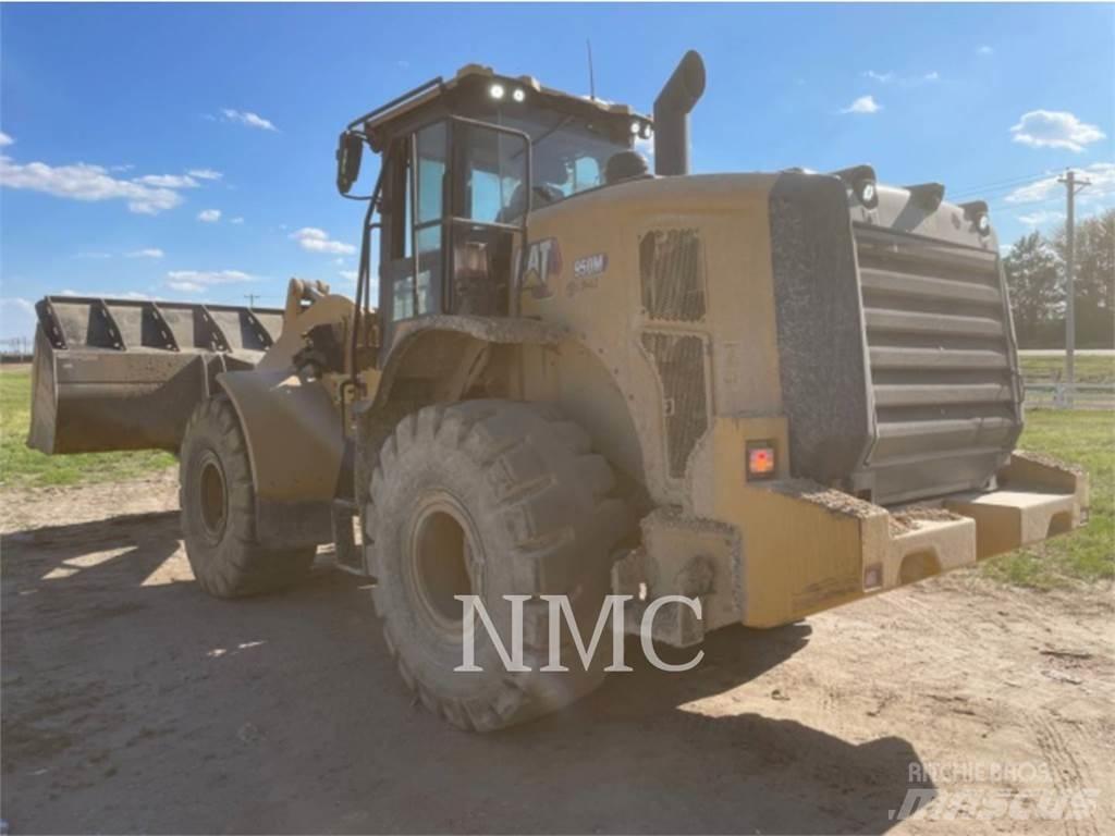CAT 950M Kolesni nakladalci