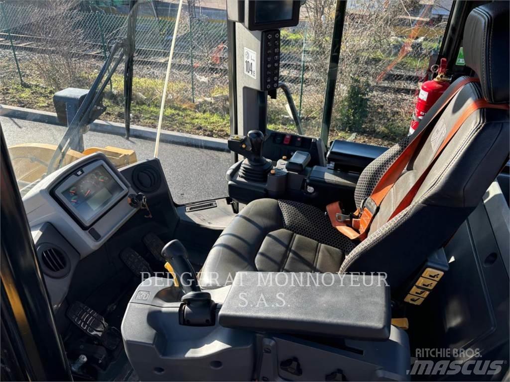 CAT 950M Kolesni nakladalci