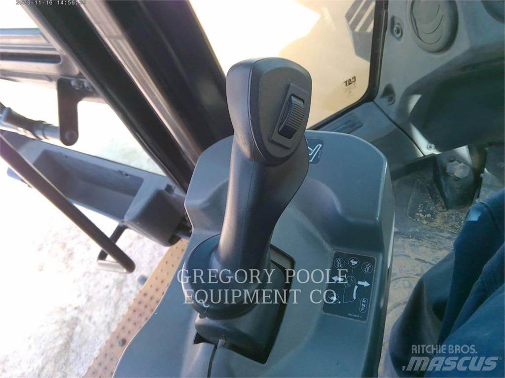 CAT 950M Kolesni nakladalci