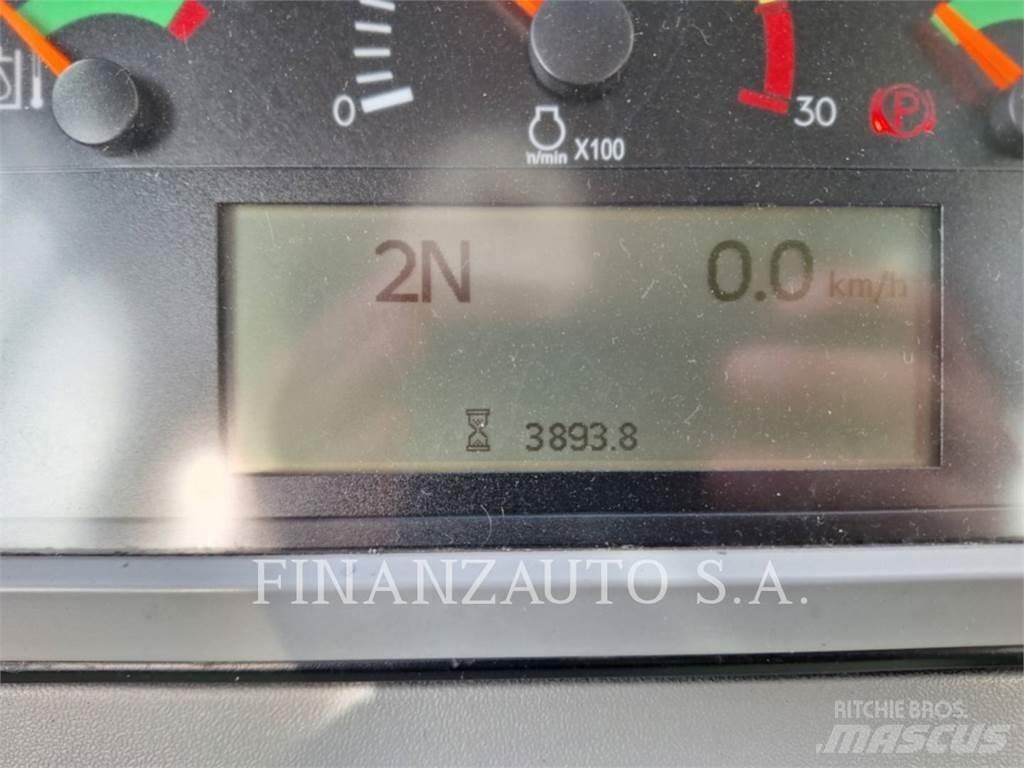 CAT 950M Kolesni nakladalci