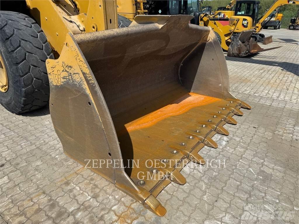 CAT 950M Kolesni nakladalci