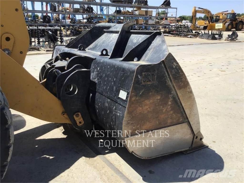 CAT 950M Kolesni nakladalci