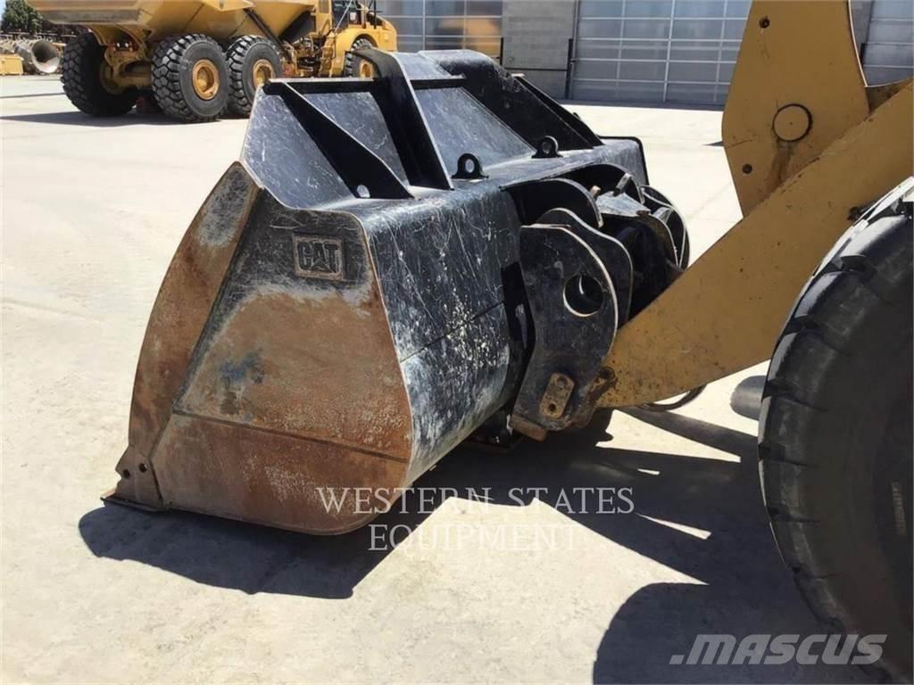 CAT 950M Kolesni nakladalci