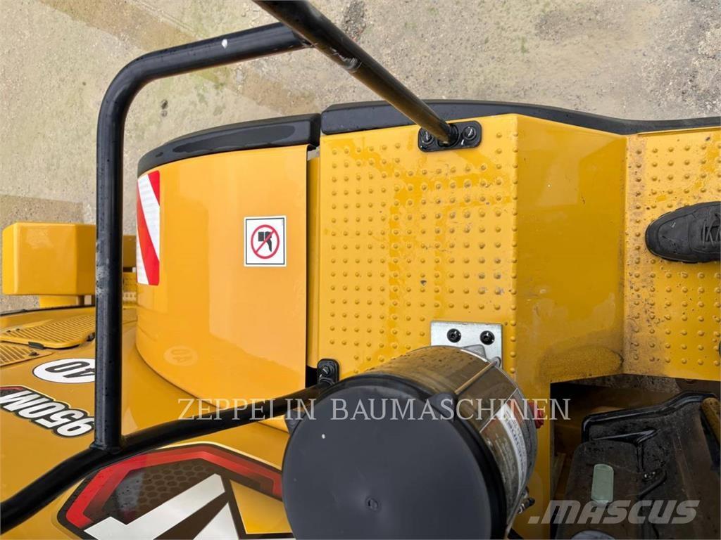 CAT 950M Kolesni nakladalci