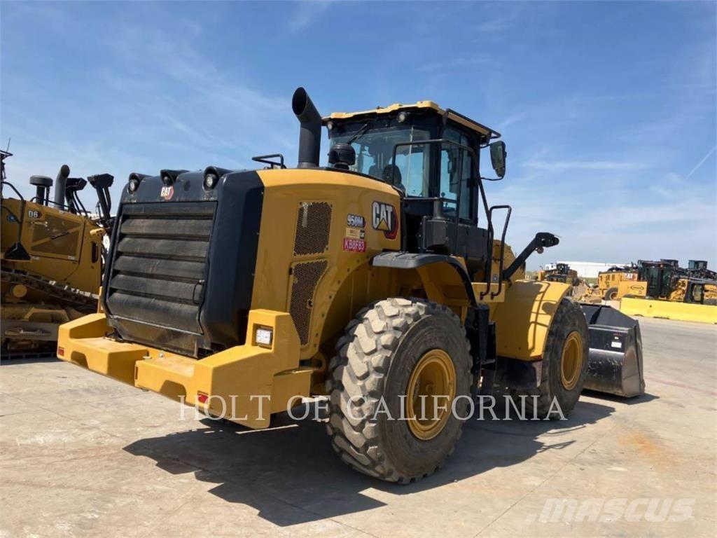 CAT 950M Kolesni nakladalci