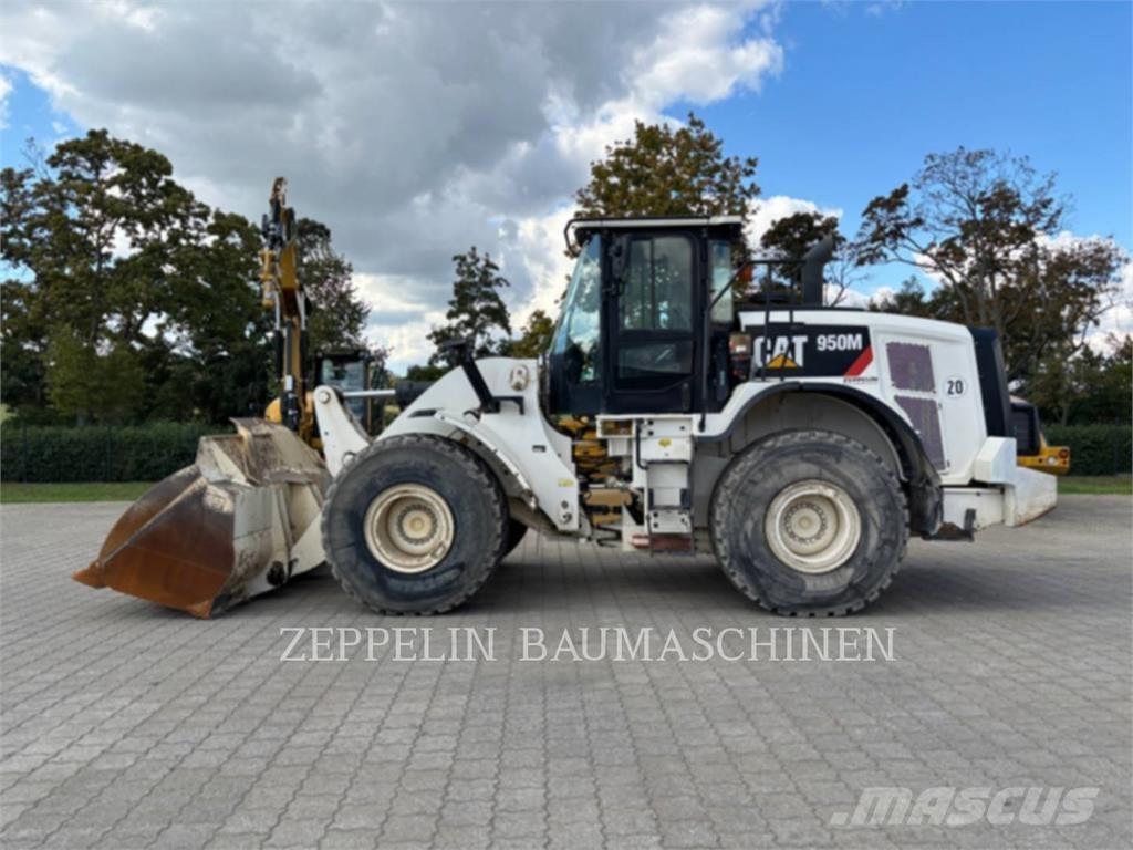 CAT 950M Kolesni nakladalci