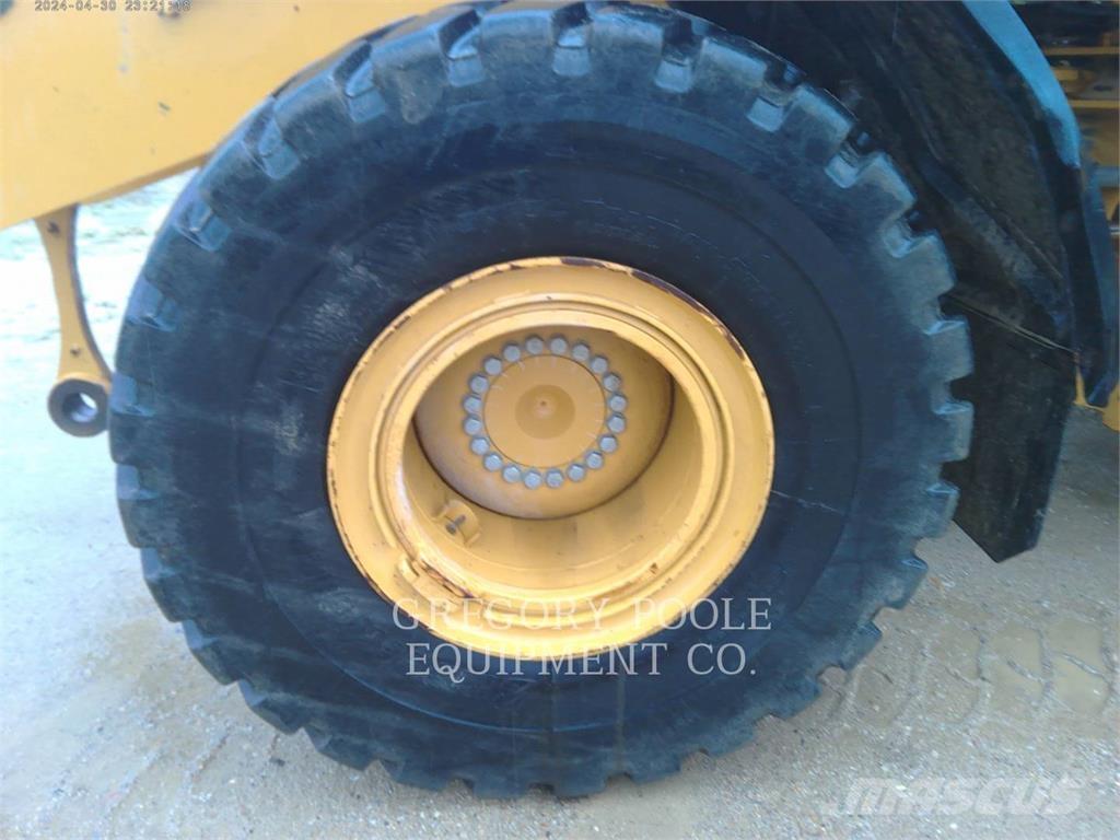 CAT 950M Kolesni nakladalci