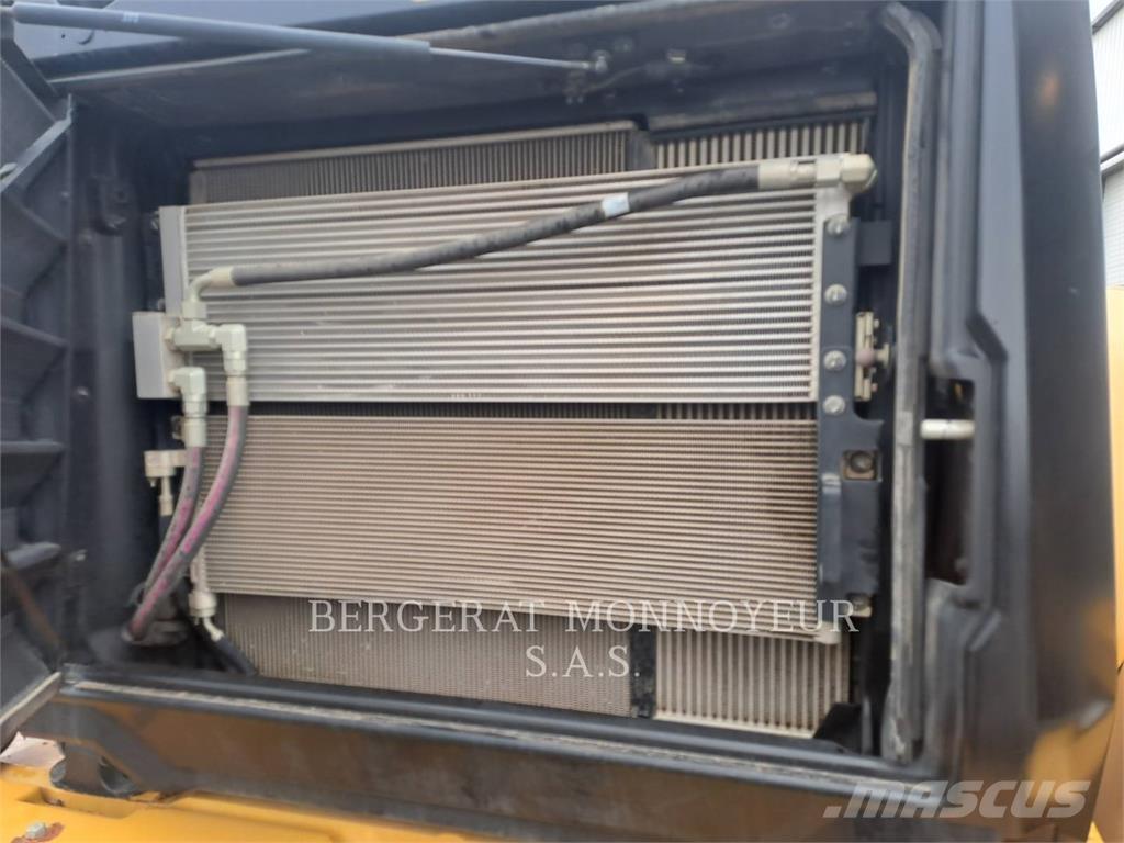 CAT 950M Kolesni nakladalci