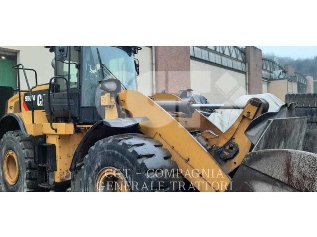 CAT 950M Kolesni nakladalci