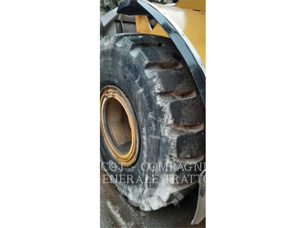 CAT 950M Kolesni nakladalci