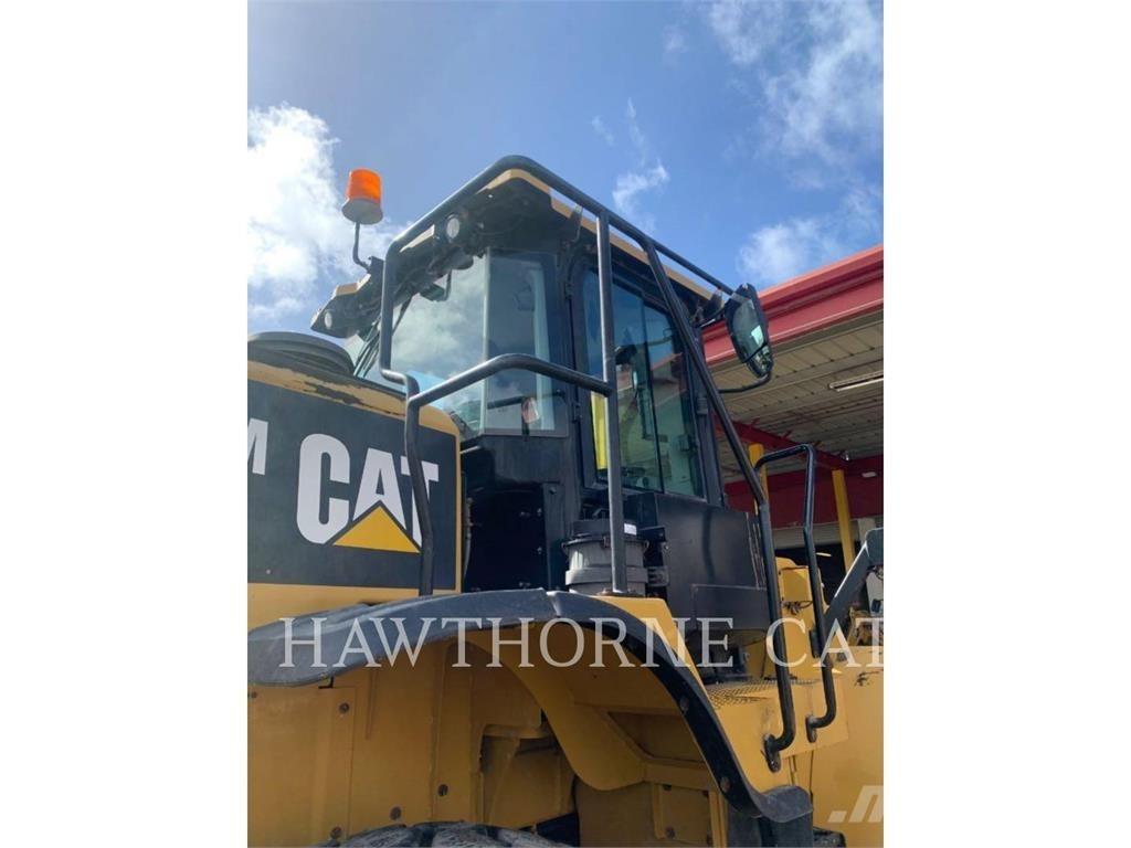CAT 950M Kolesni nakladalci