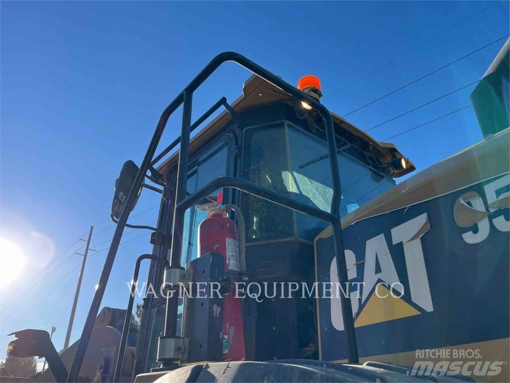 CAT 950M FC Kolesni nakladalci