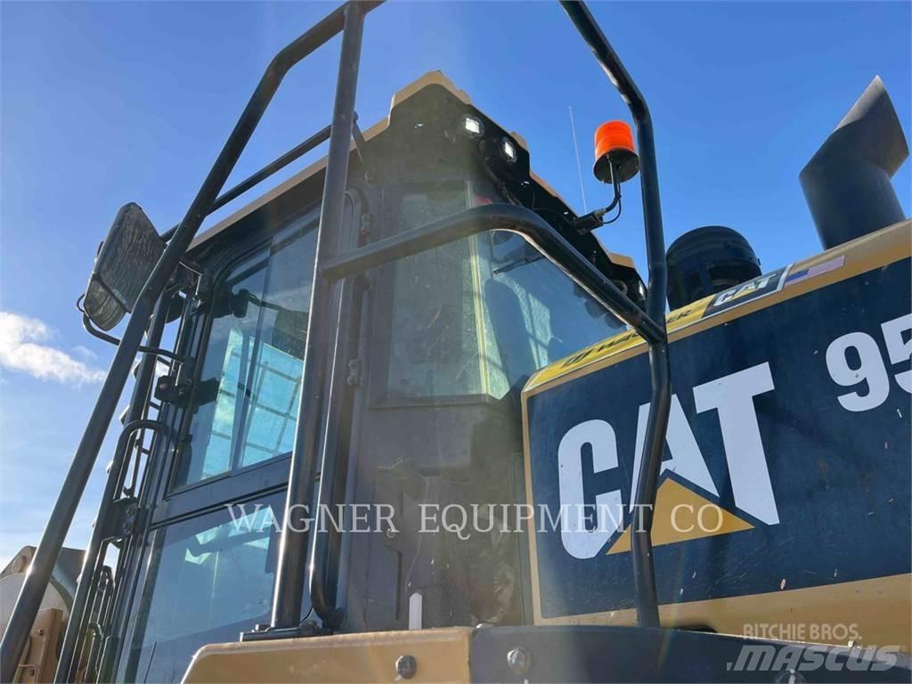 CAT 950M FC Kolesni nakladalci