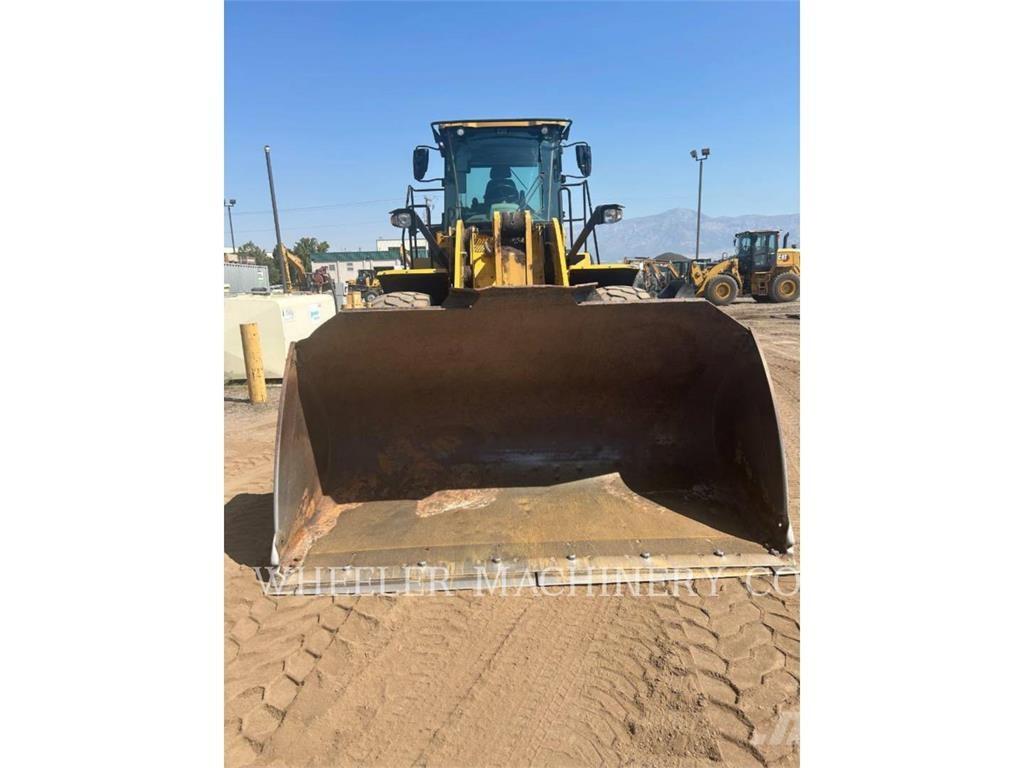 CAT 950M QC Kolesni nakladalci