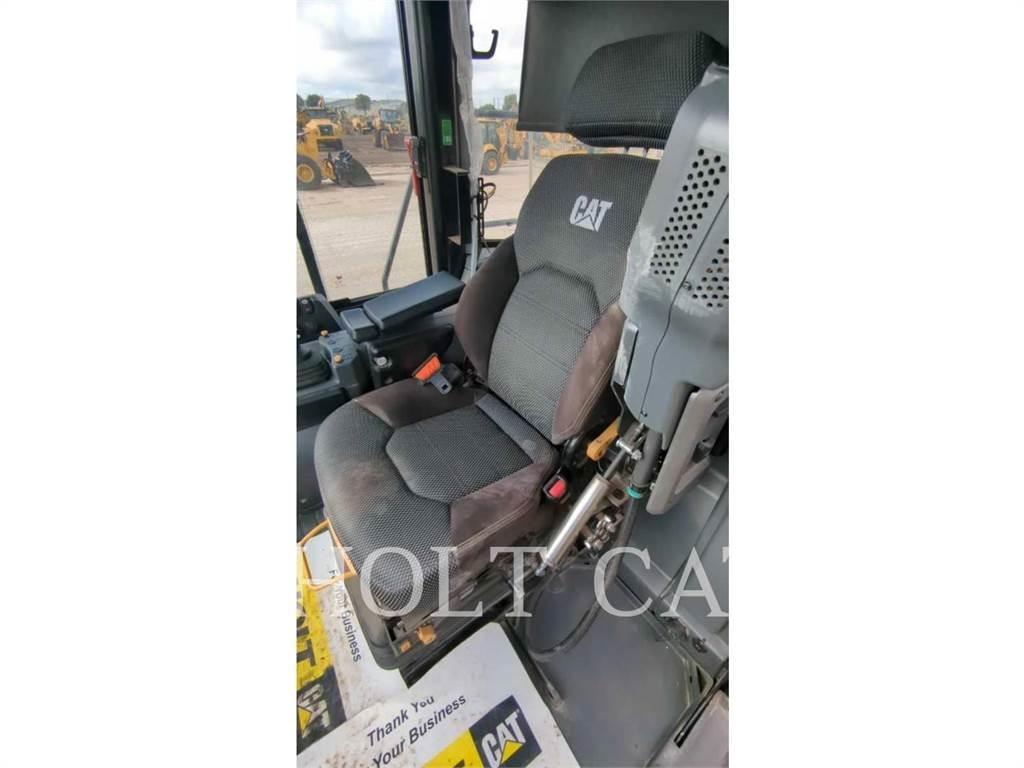 CAT 950M QC Kolesni nakladalci