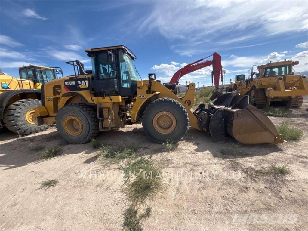 CAT 950M QC Kolesni nakladalci
