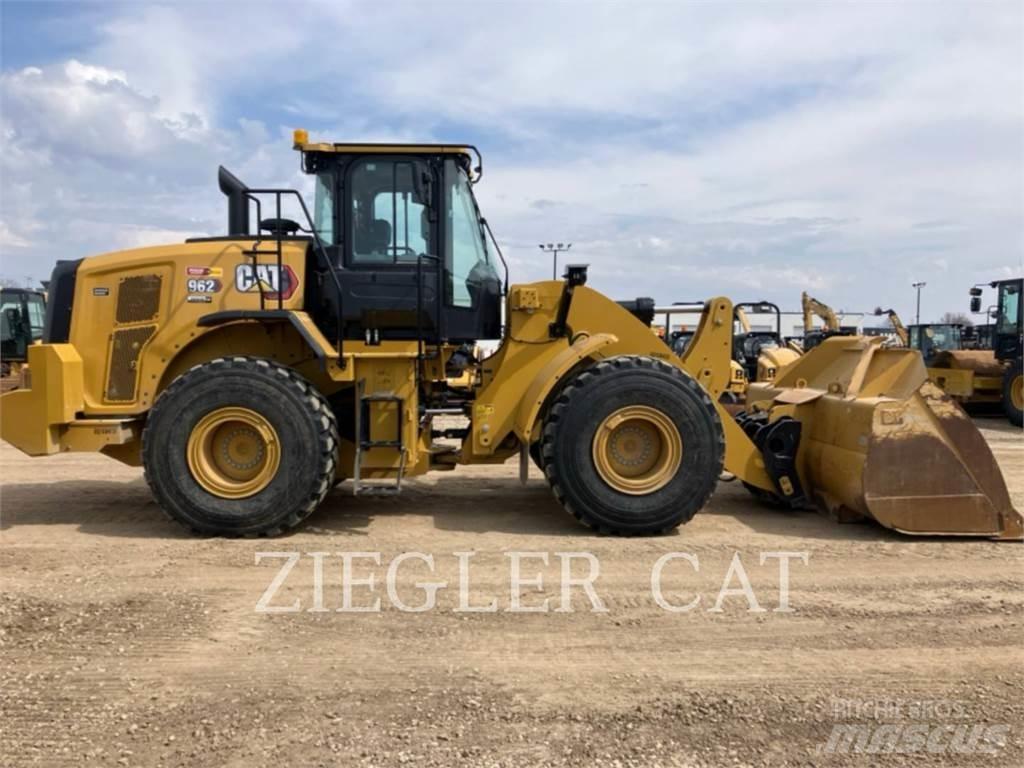 CAT 962 Kolesni nakladalci