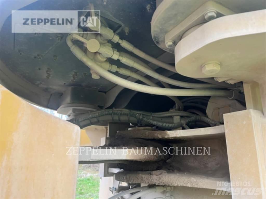 CAT 962M Kolesni nakladalci