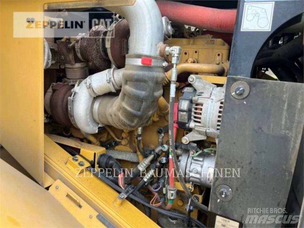 CAT 962M Kolesni nakladalci