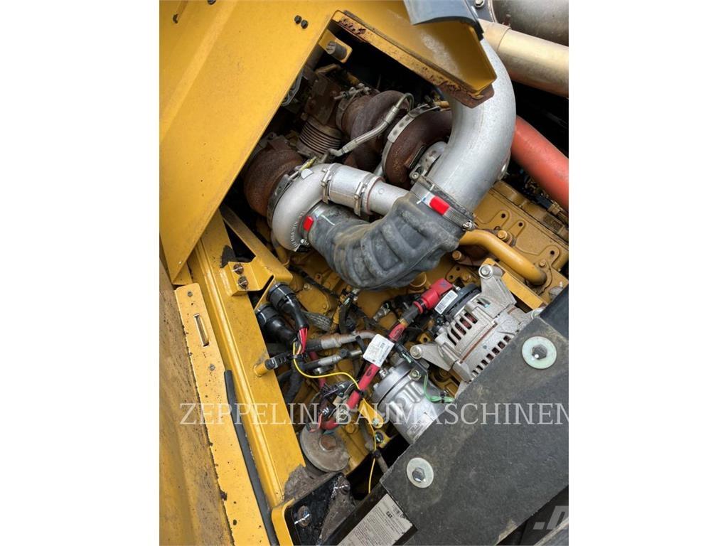 CAT 962M Kolesni nakladalci