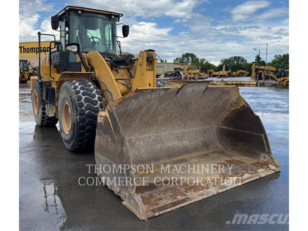 CAT 962M Kolesni nakladalci