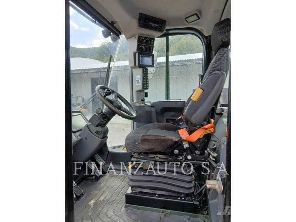 CAT 962M Kolesni nakladalci