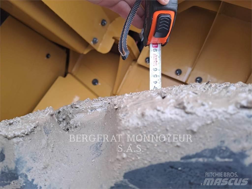 CAT 966 Kolesni nakladalci