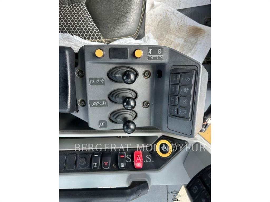 CAT 966 Kolesni nakladalci