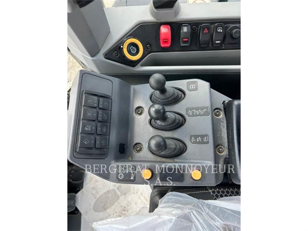CAT 966 Kolesni nakladalci