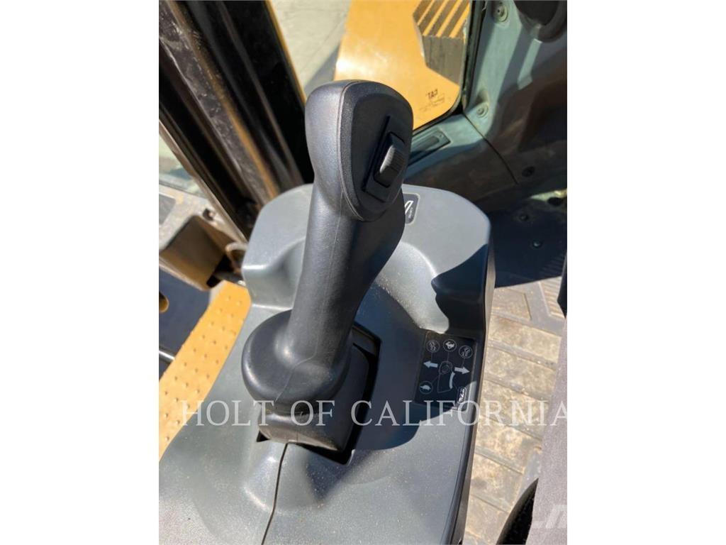 CAT 966 Kolesni nakladalci