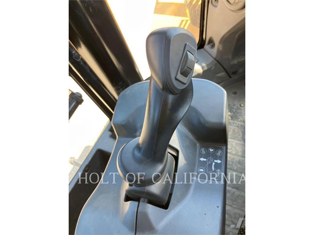 CAT 966 Kolesni nakladalci