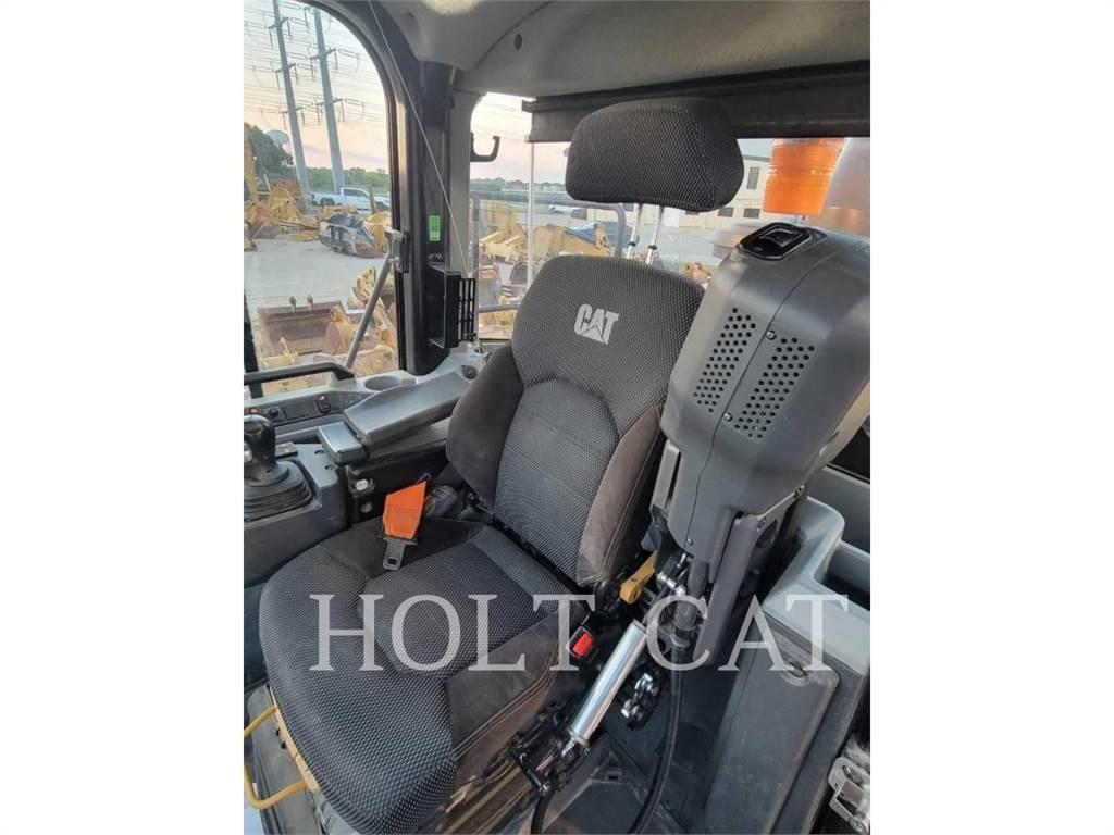 CAT 966 QC Kolesni nakladalci