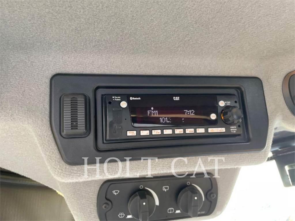 CAT 966 QC Kolesni nakladalci