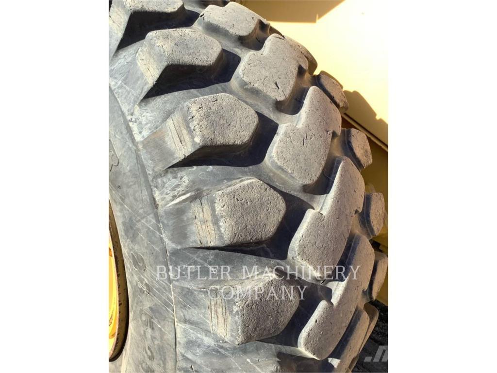 CAT 966G Kolesni nakladalci