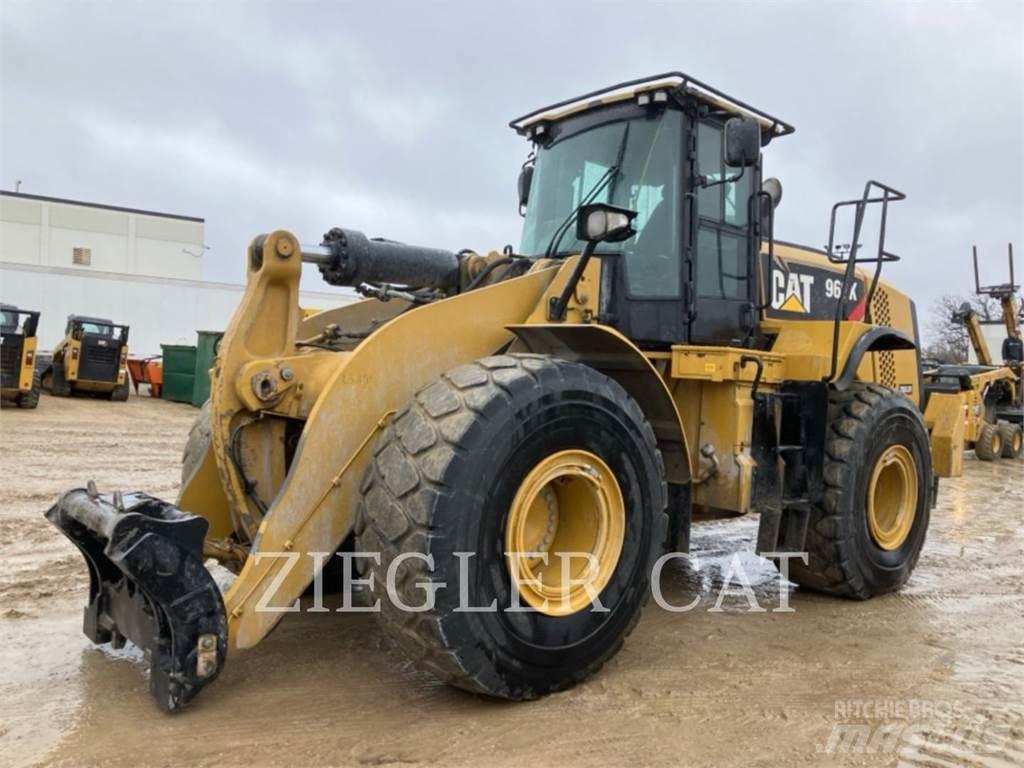 CAT 966K Kolesni nakladalci